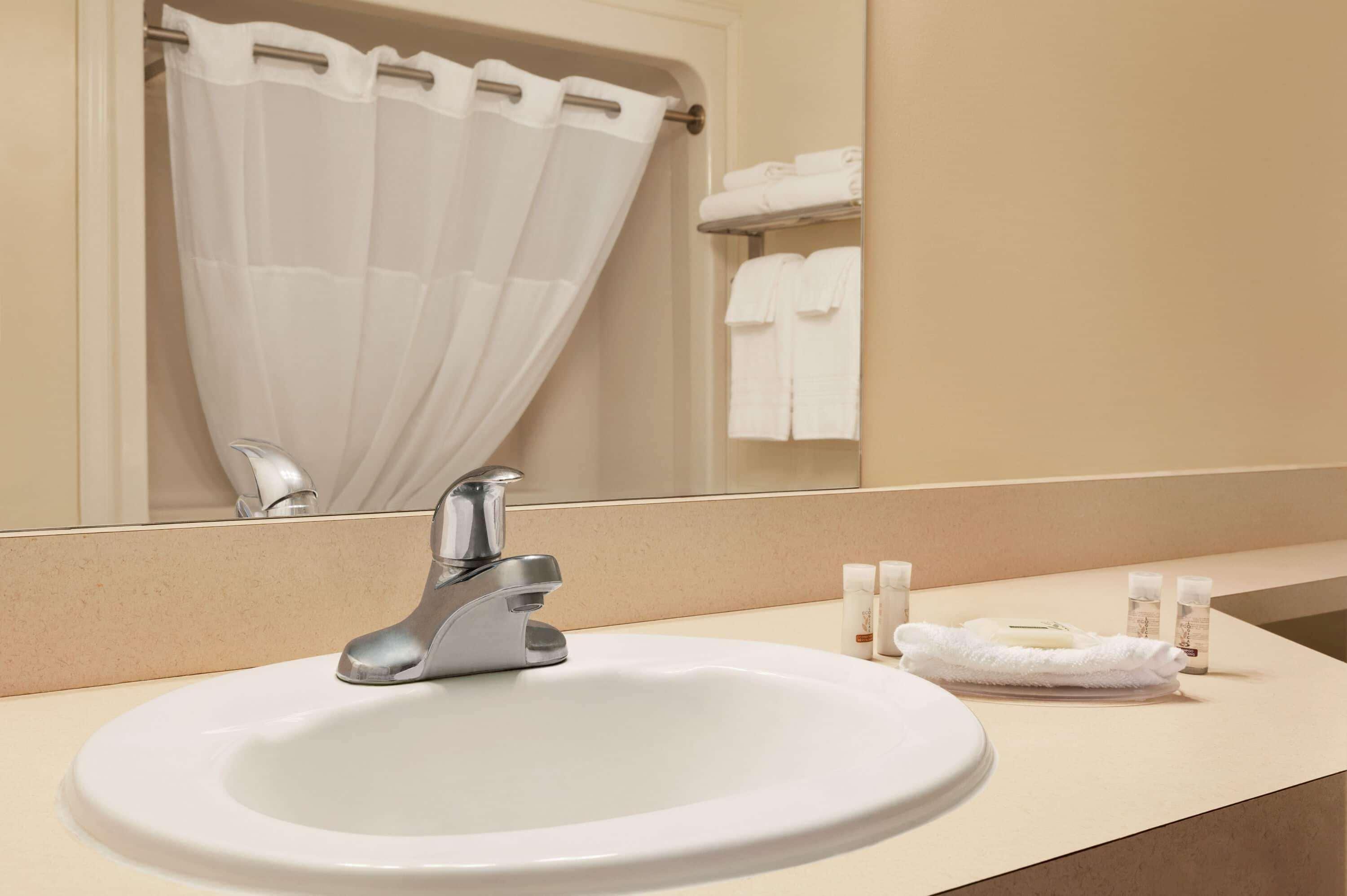 Days By Wyndham Hotel Guelph
